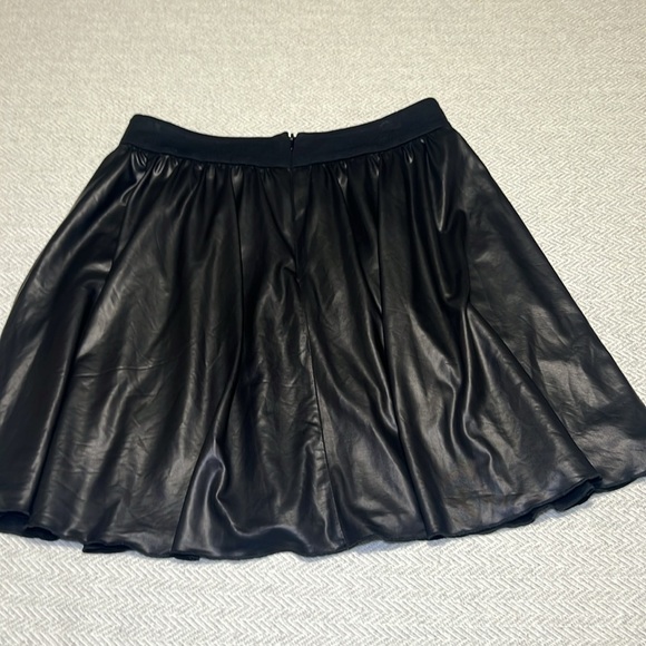 EDC Black MiNI Skirt.  Size XS. - Picture 4 of 9